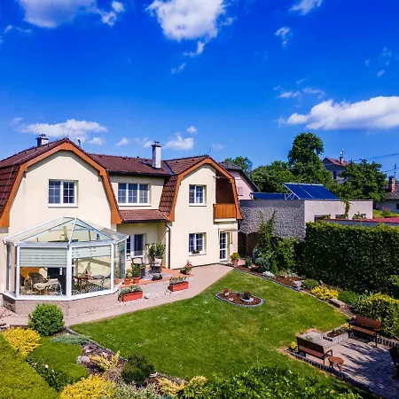 Apartman Na Kopecku Διαμέρισμα Bílá Třemešná